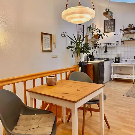 Remise Mit Kostenlosem Parkplatz Direkt Vor Der Tuer Apartman Erfurt